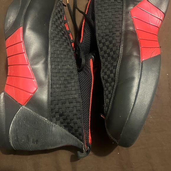 Black and Red Performance Sneakers with Mesh Design Retro 15 Countdown Pack - Picture 2 of 11